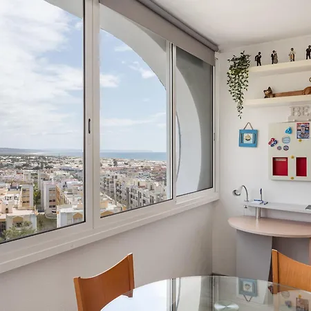 Sun & Sea 1-bedroom Apartment