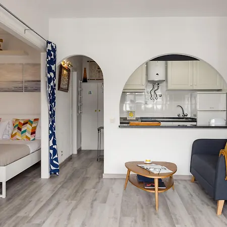 Sun & Sea 1-bedroom Apartman *